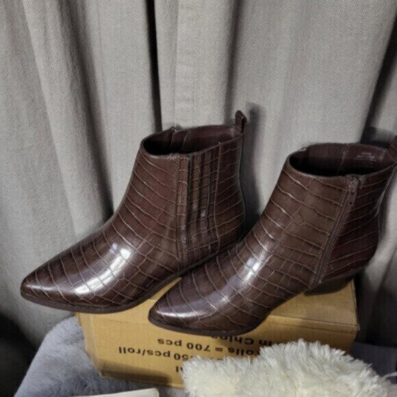 Brown Faux Leather Ankle Boots NEW Sz 8 wide - Picture 4 of 6